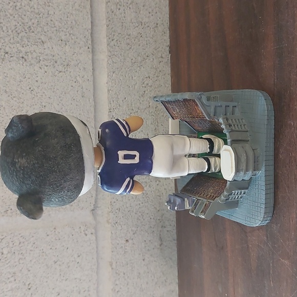 Willie the Wildcat bobblehead - Picture 3 of 6